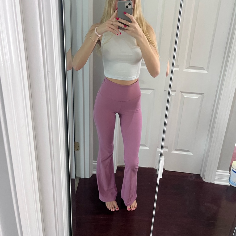 Lululemon flared leggings Groove Nulu Super-High-Rise Lavender Lux size: 4